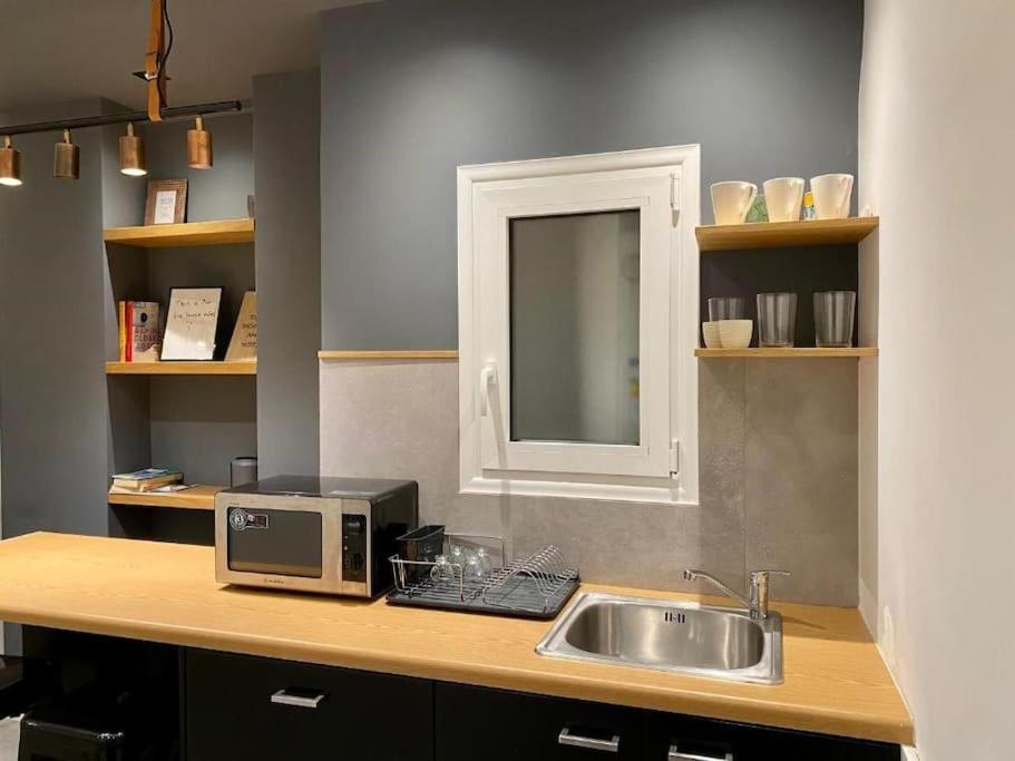 A Place 4U No10 - Garden-Level Getaway 2 Bedroom 2 Bathroom Apartment With Yard Athen Eksteriør bilde