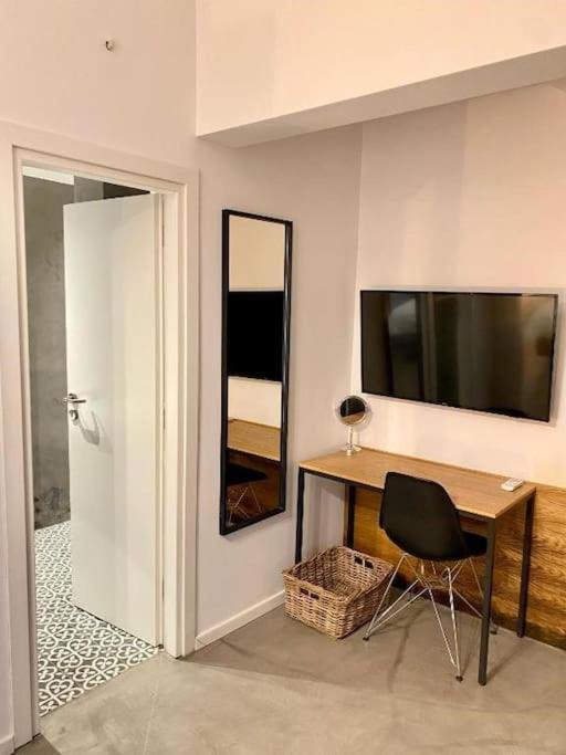 A Place 4U No10 - Garden-Level Getaway 2 Bedroom 2 Bathroom Apartment With Yard Athen Eksteriør bilde